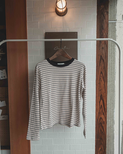Border eyelet tops