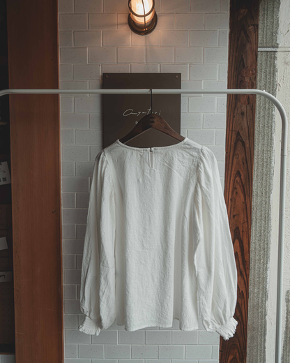 Puffy sleeves blouse