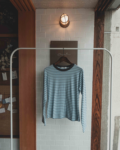 Border eyelet tops