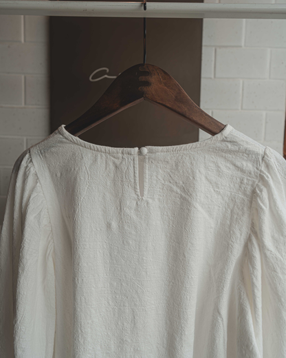 Puffy sleeves blouse
